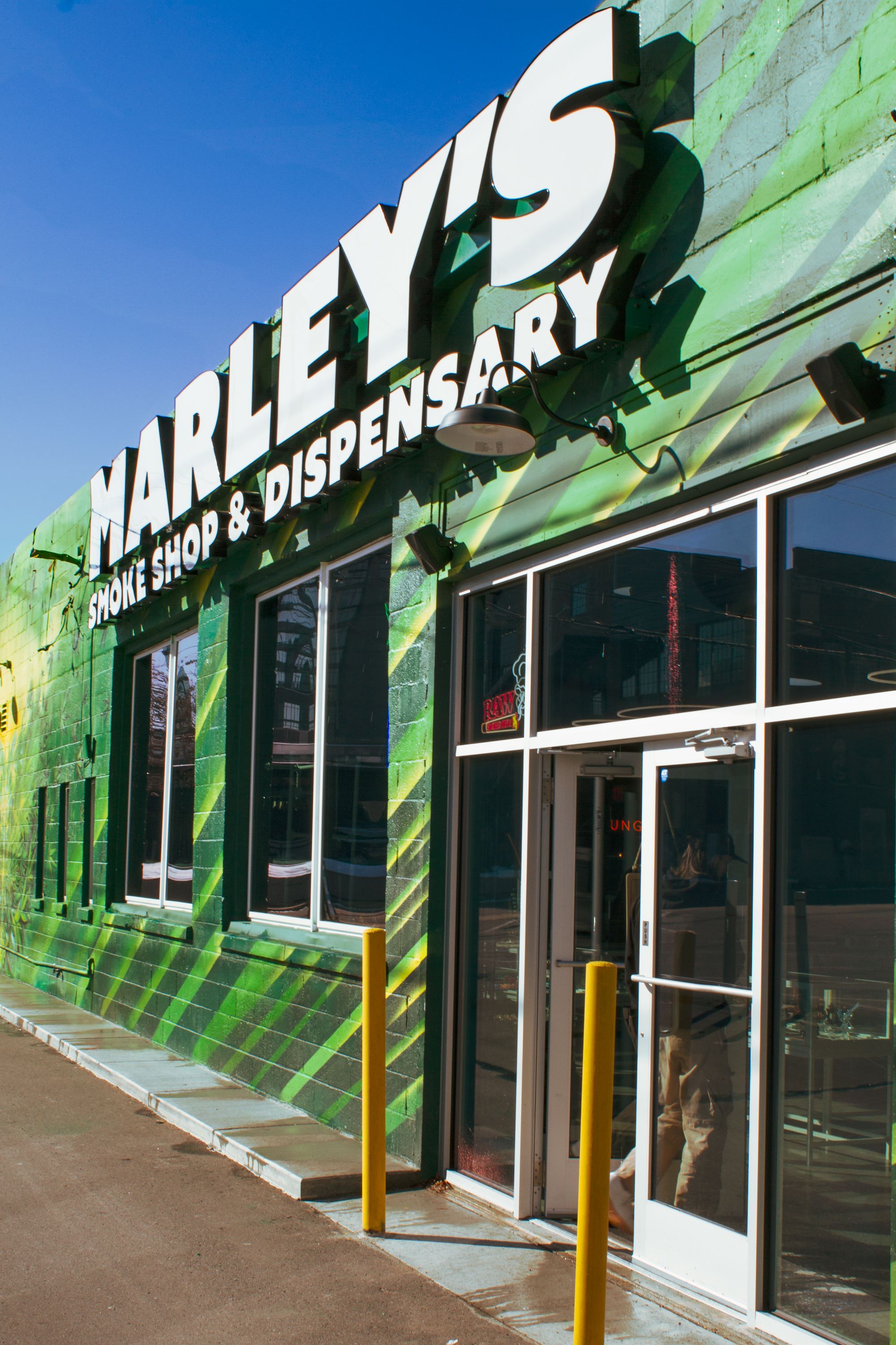 Marleys Franklin smoke shop in Nashville